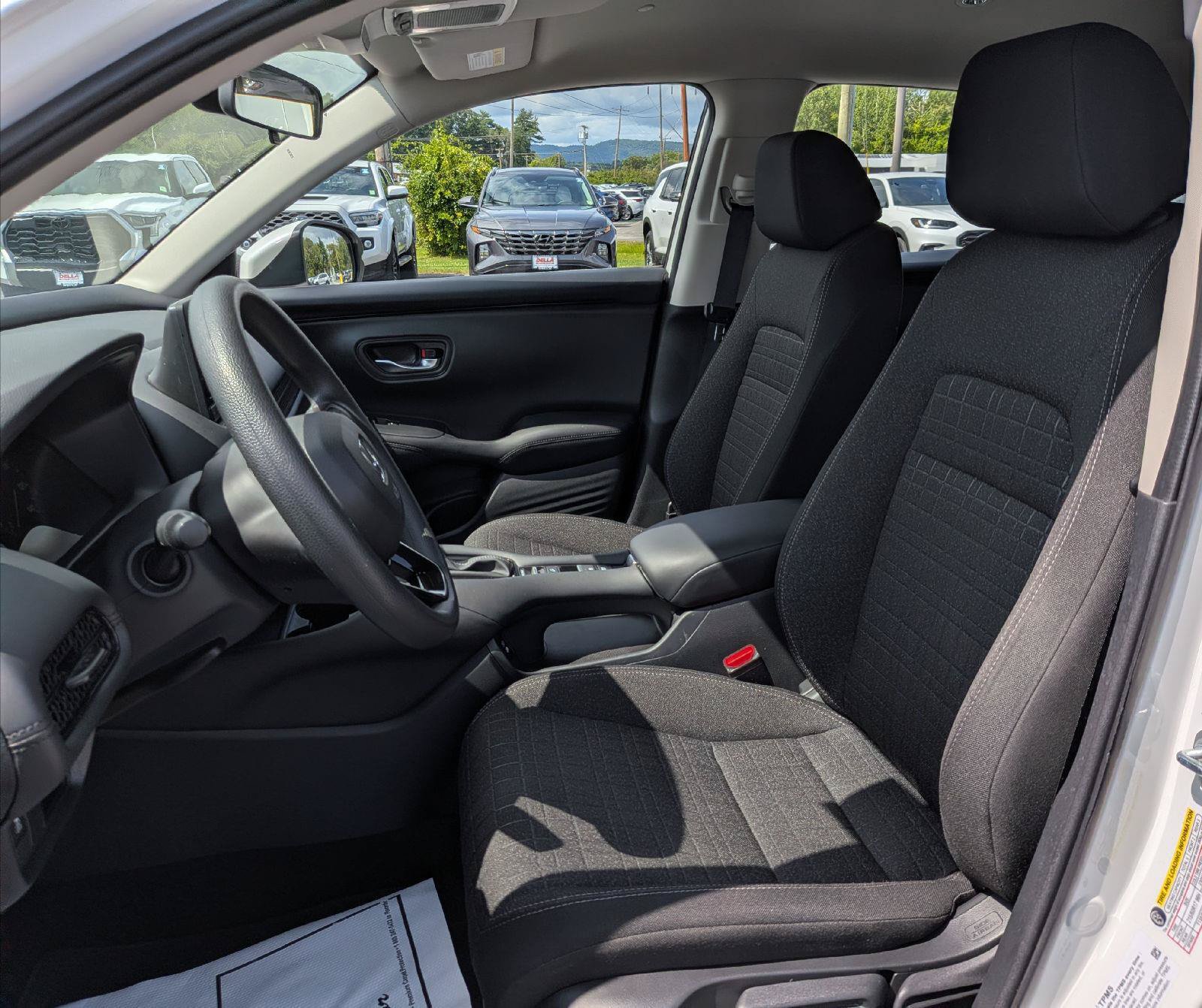 Certified 2025 Honda HR-V LX image 13