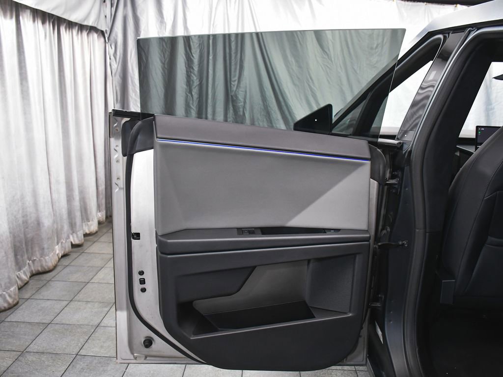 Used 2025 Tesla Cybertruck AWD Crew Cab image 13