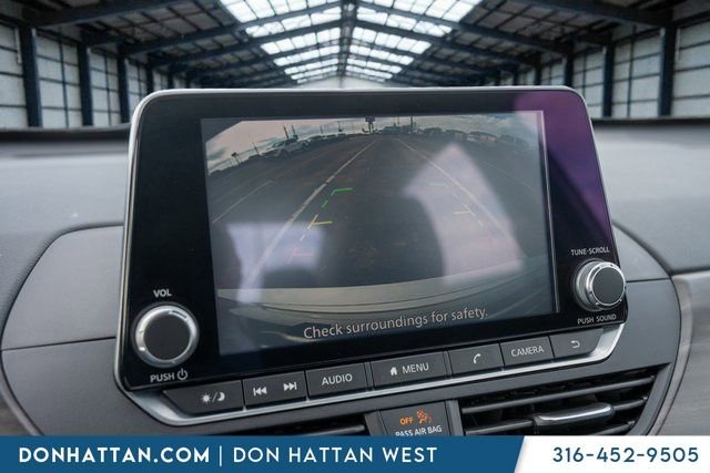 Used 2024 Nissan Altima 2.5 SV image 19