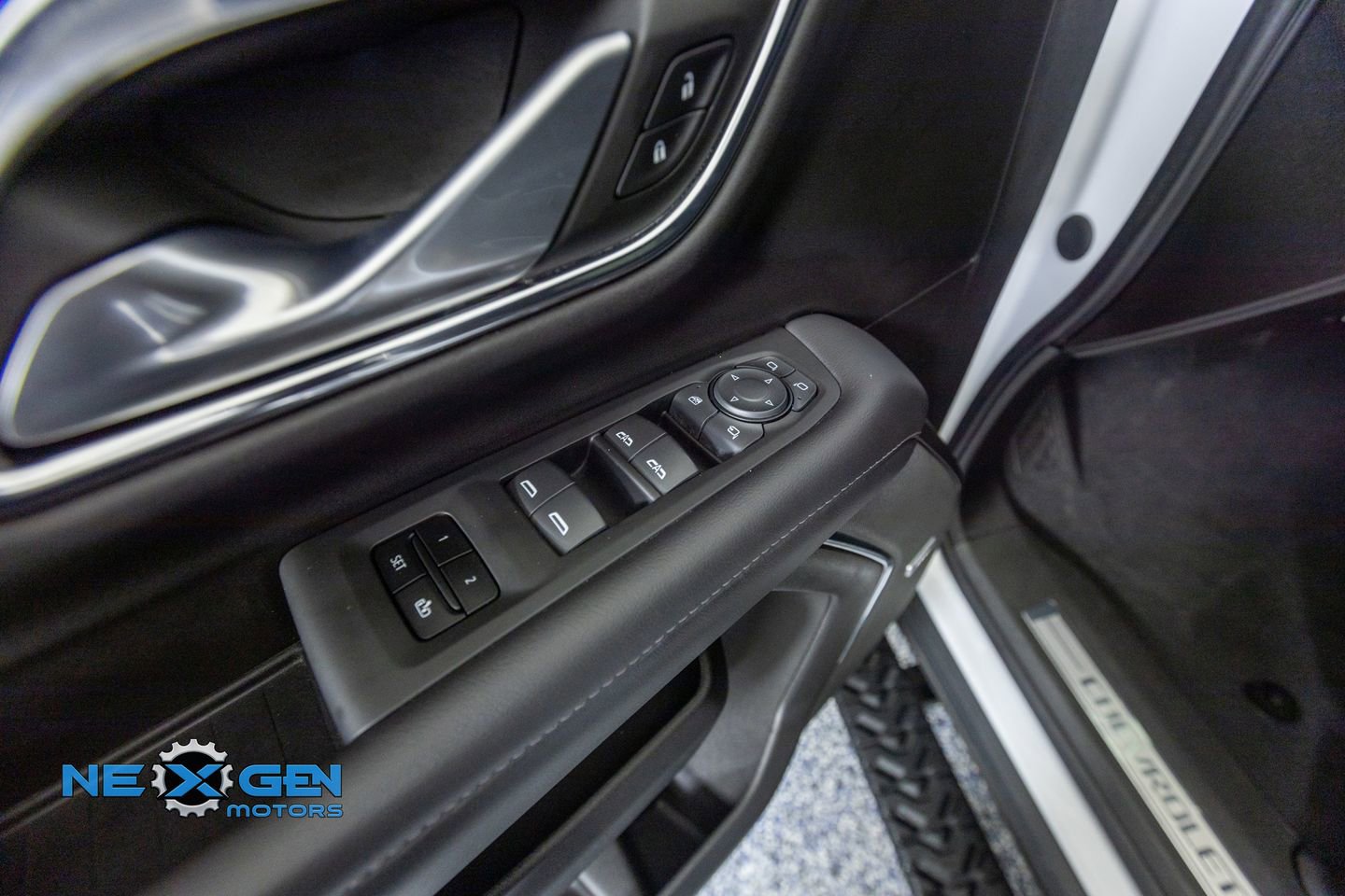 Used 2022 Chevrolet Tahoe Z71 w/ Luxury Package image 12