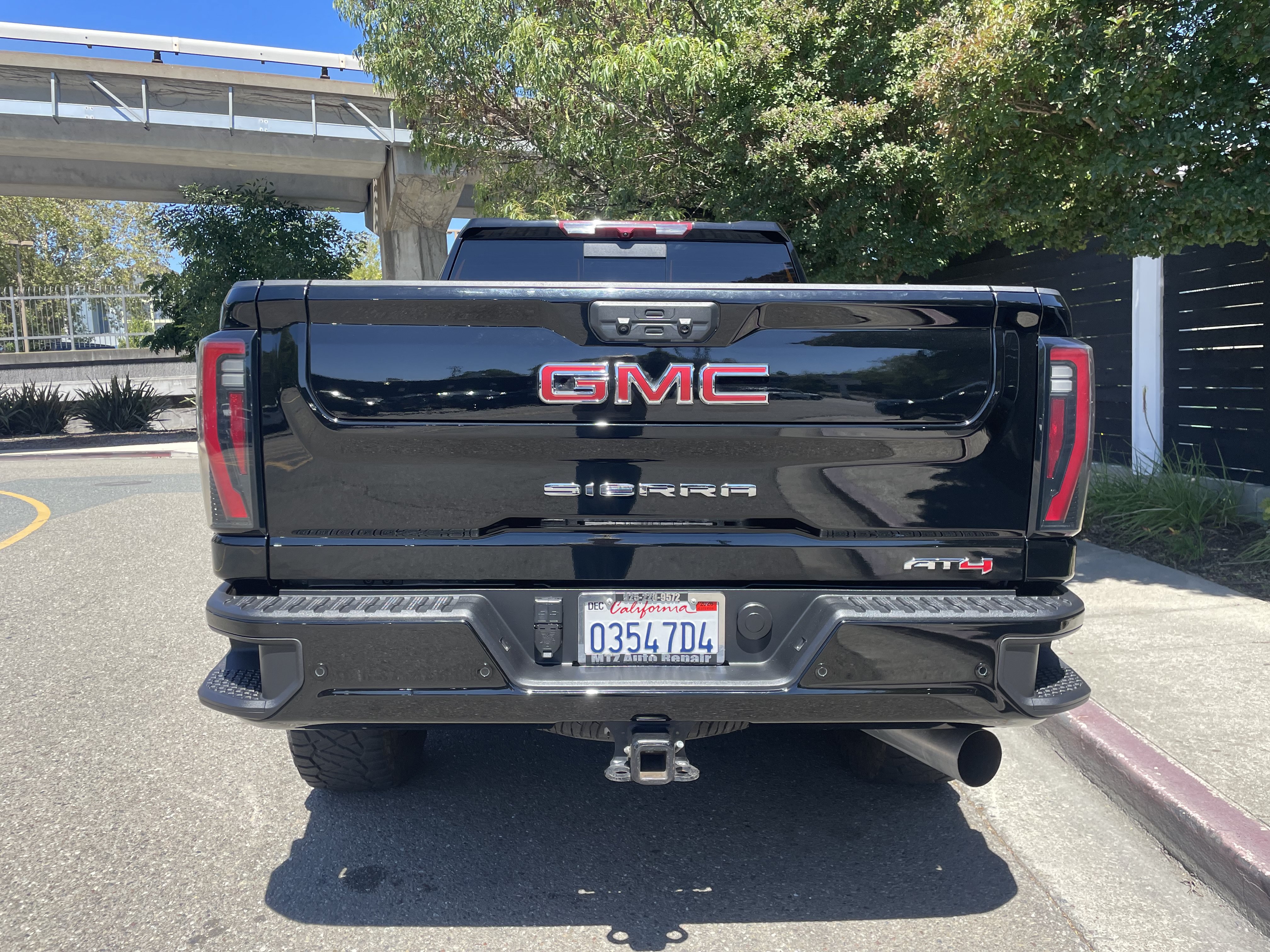 Used 2025 GMC Sierra 2500 AT4 w/ AT4 Preferred Package AWD/4WD image 12