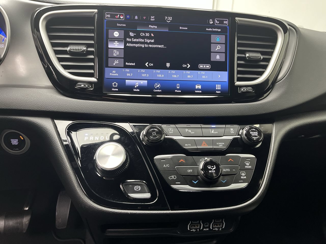 Used 2025 Chrysler Pacifica Select FWD image 17