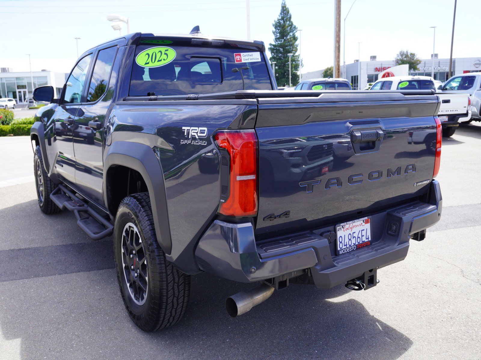 Used 2025 Toyota Tacoma TRD Off-Road w/ TRD Off Road Upgrade Package AWD/4WD image 11