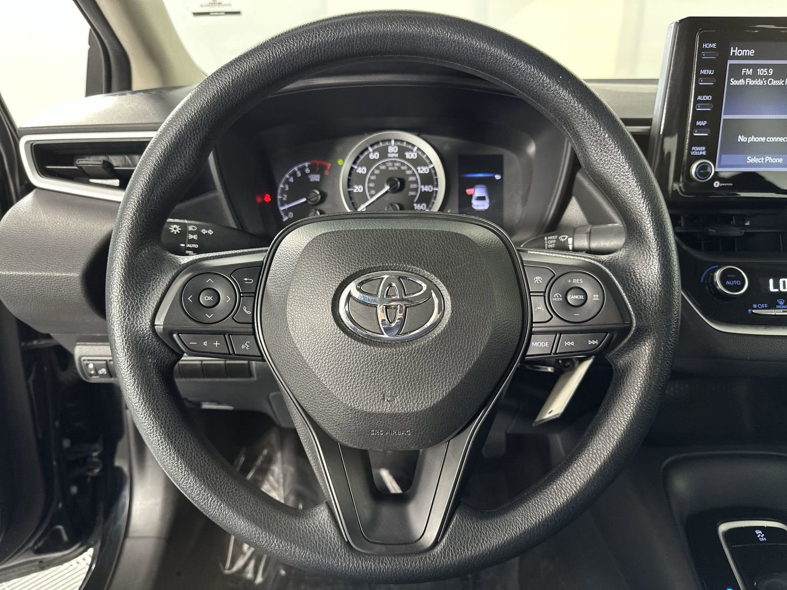 Used 2022 Toyota Corolla LE image 14