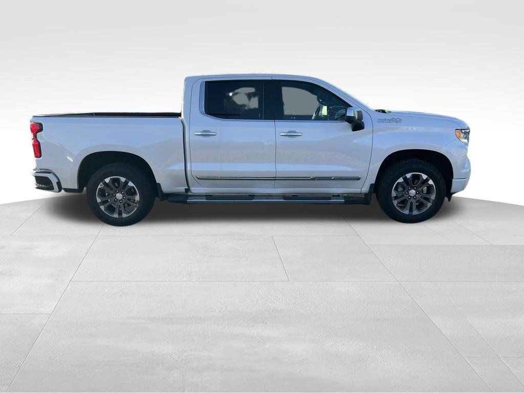 Used 2023 Chevrolet Silverado 1500 High Country w/ Technology Package image 8