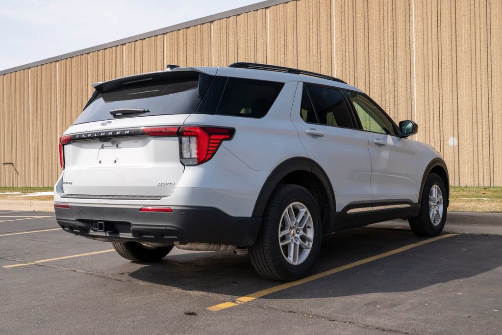 Used 2025 Ford Explorer Active image 8