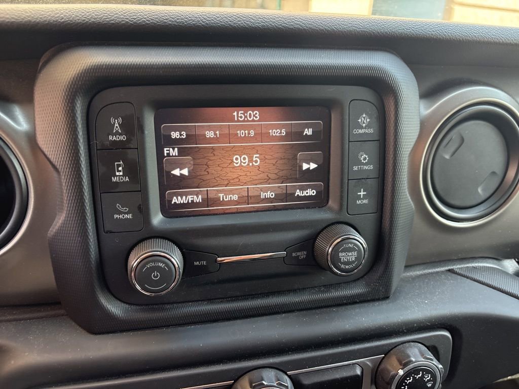 Used 2021 Jeep Wrangler Sport image 15