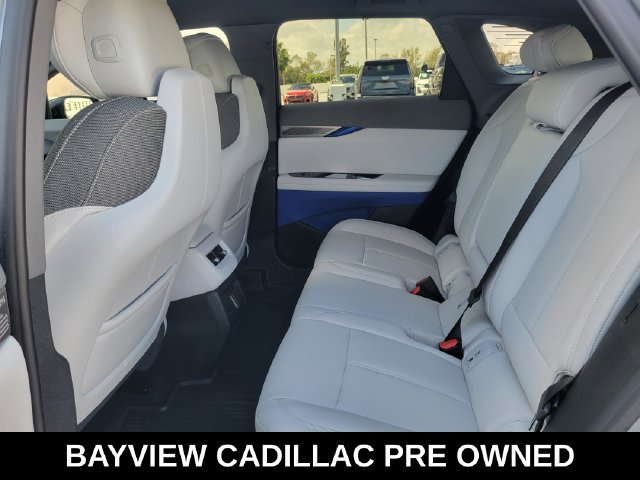 Used 2027 Cadillac Optiq Luxury RWD image 23