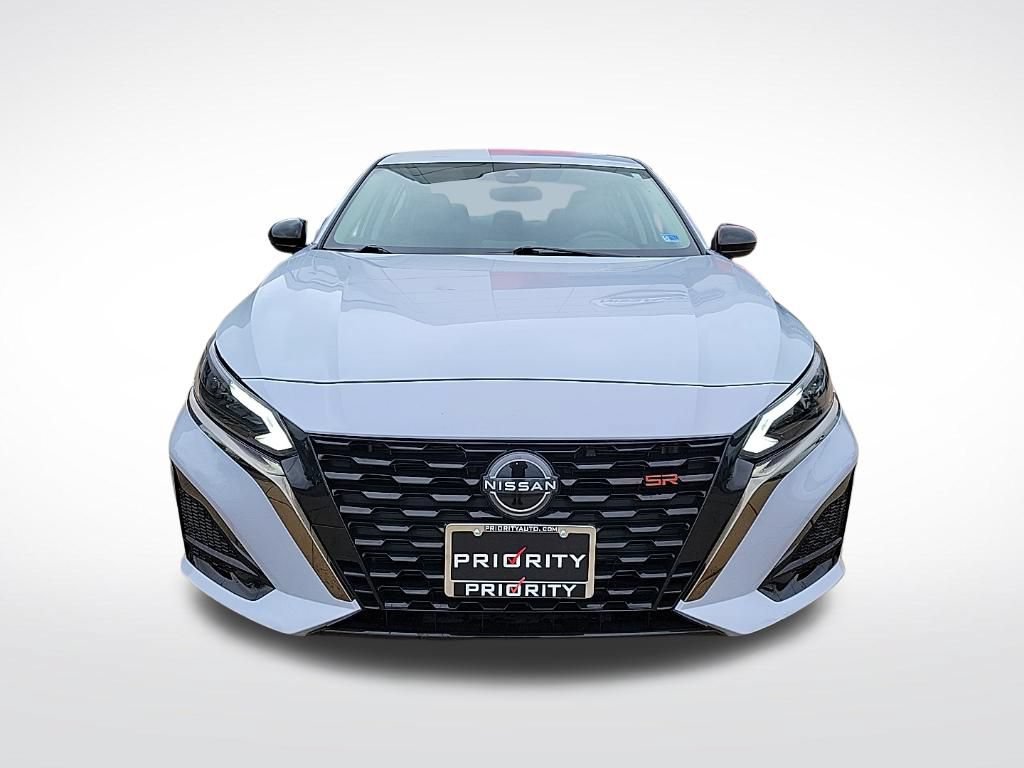 Used 2024 Nissan Altima 2.5 SR AWD/4WD image 9