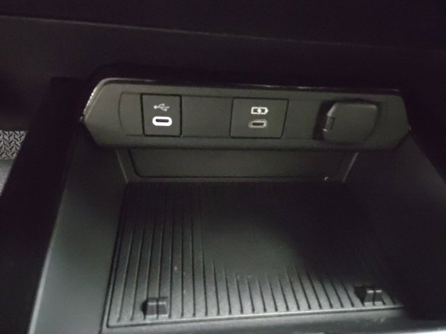 New 2027 Toyota Prius Plug-In Hybrid FWD image 26