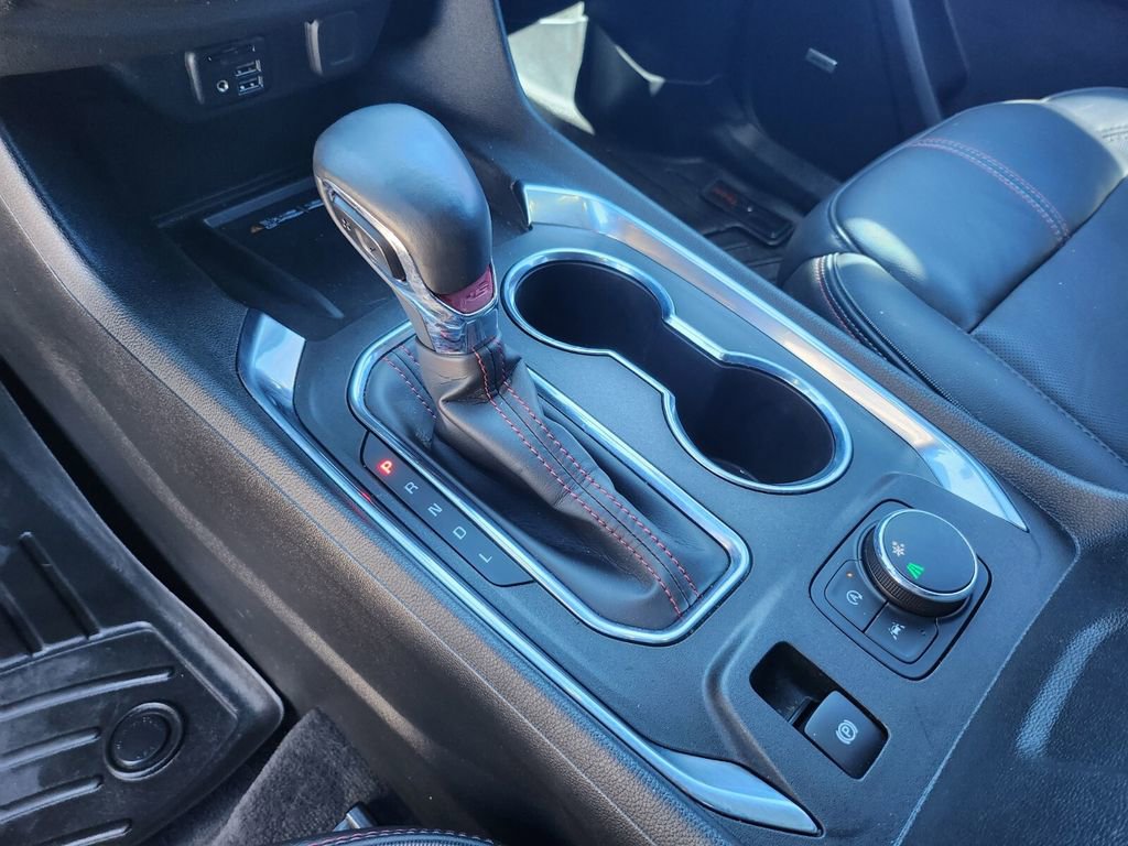 Used 2023 Chevrolet Traverse RS image 29