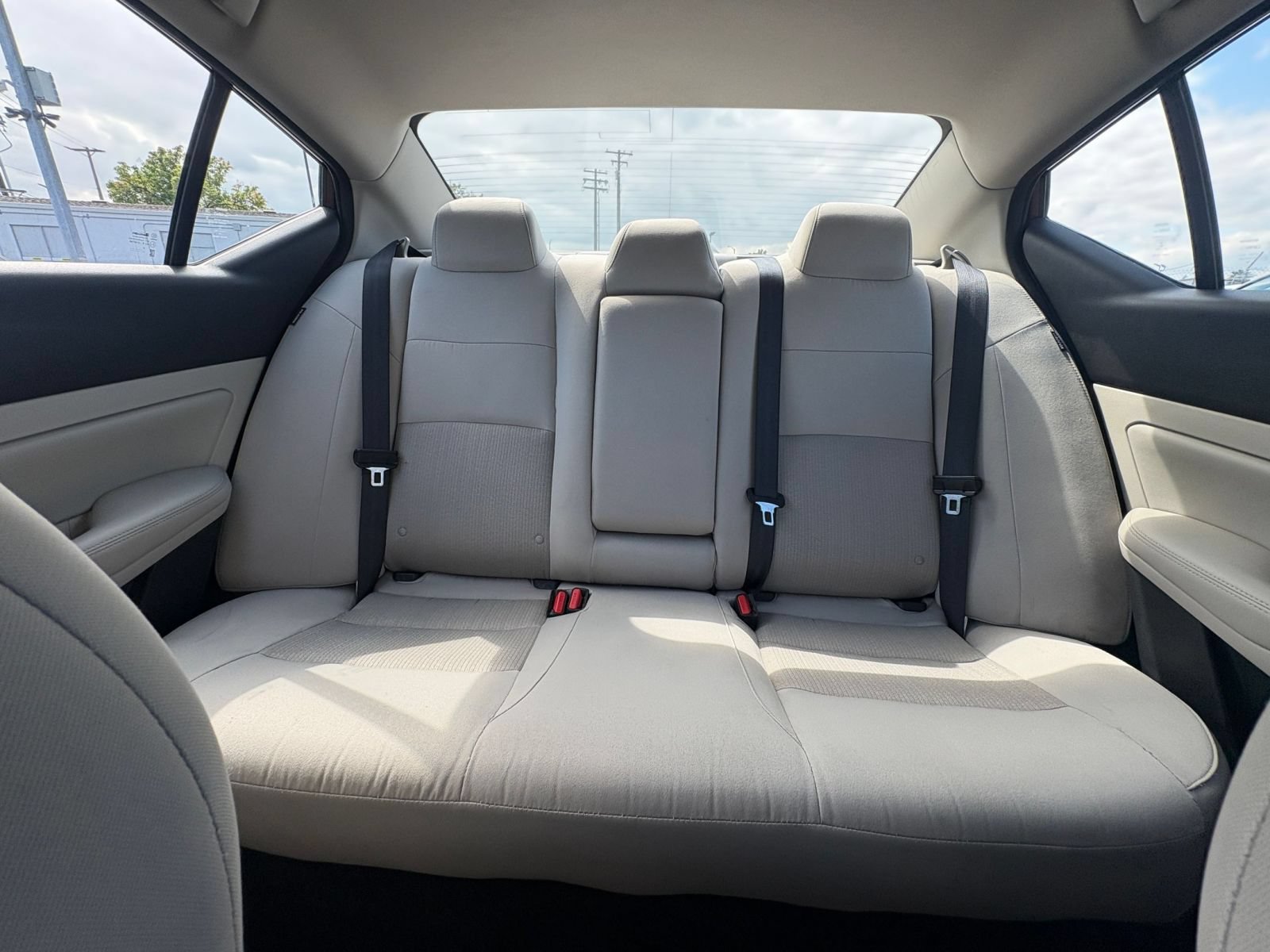 Used 2025 Nissan Altima 2.5 SV FWD image 39