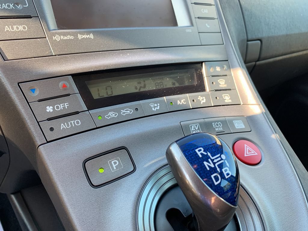 Used 2015 Toyota Prius Persona Series FWD image 23