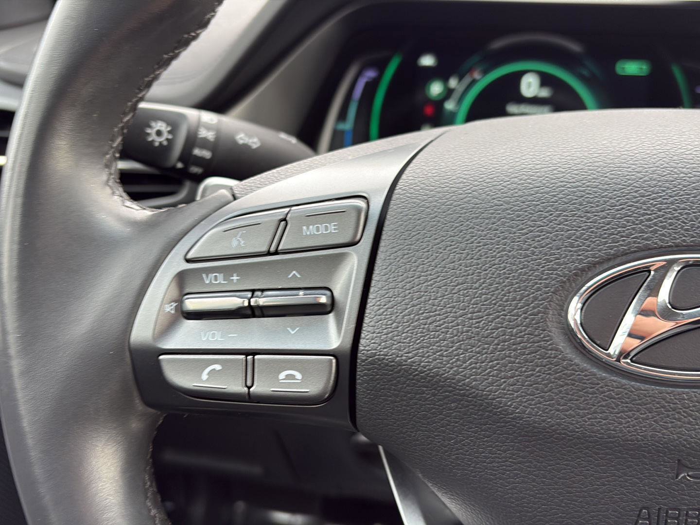 Used 2022 Hyundai Ioniq SE image 10