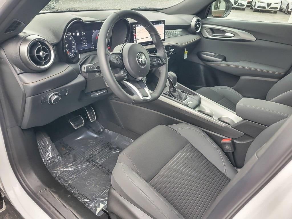 New 2025 Alfa Romeo Tonale AWD/4WD image 9