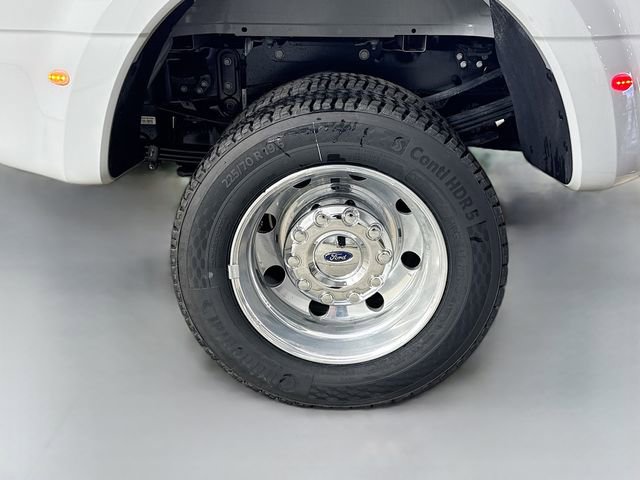New 2026 Ford F450 Platinum w/ Platinum Plus Package image 32