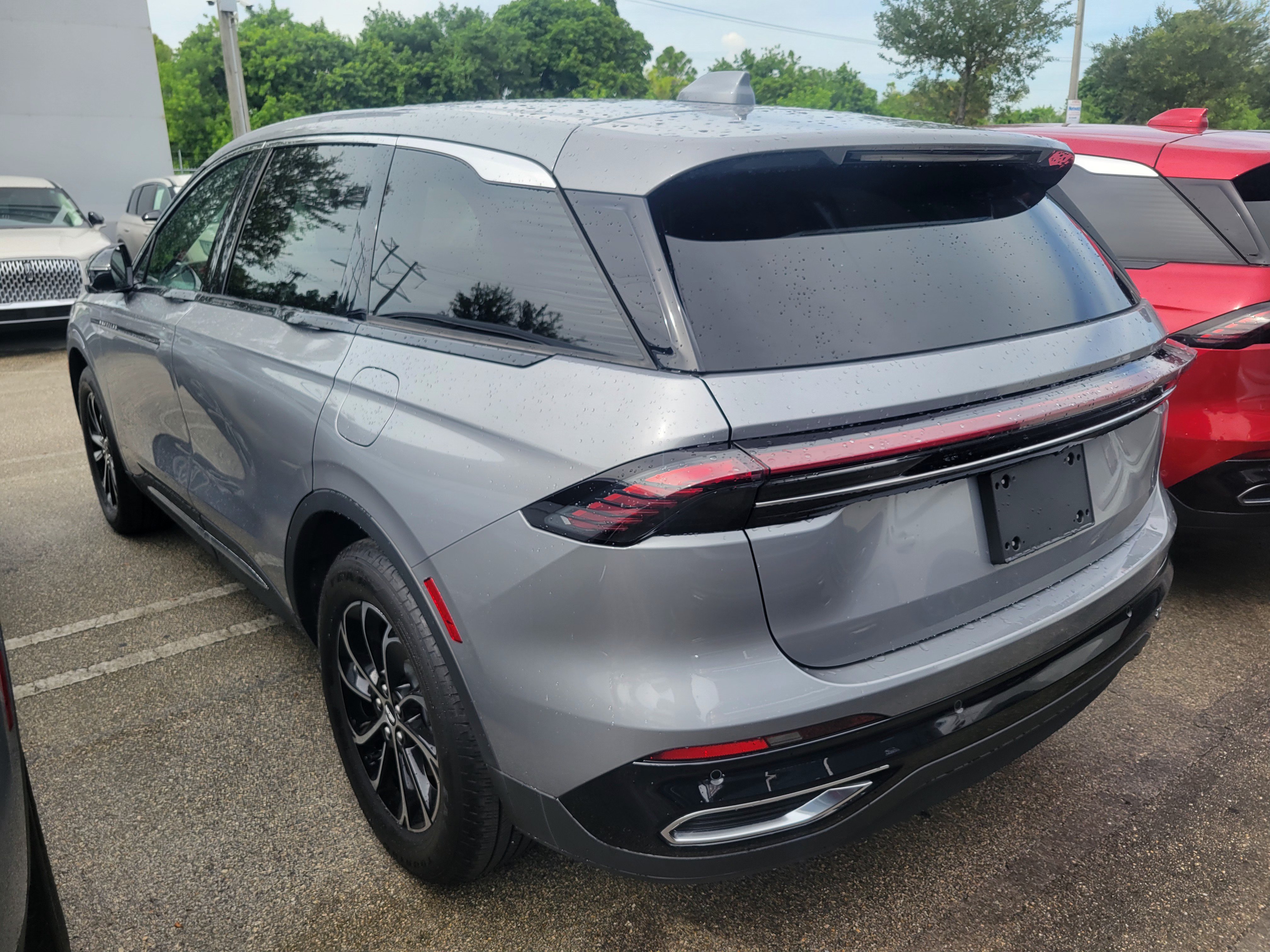 Certified 2025 Lincoln Nautilus Premier AWD/4WD image 3