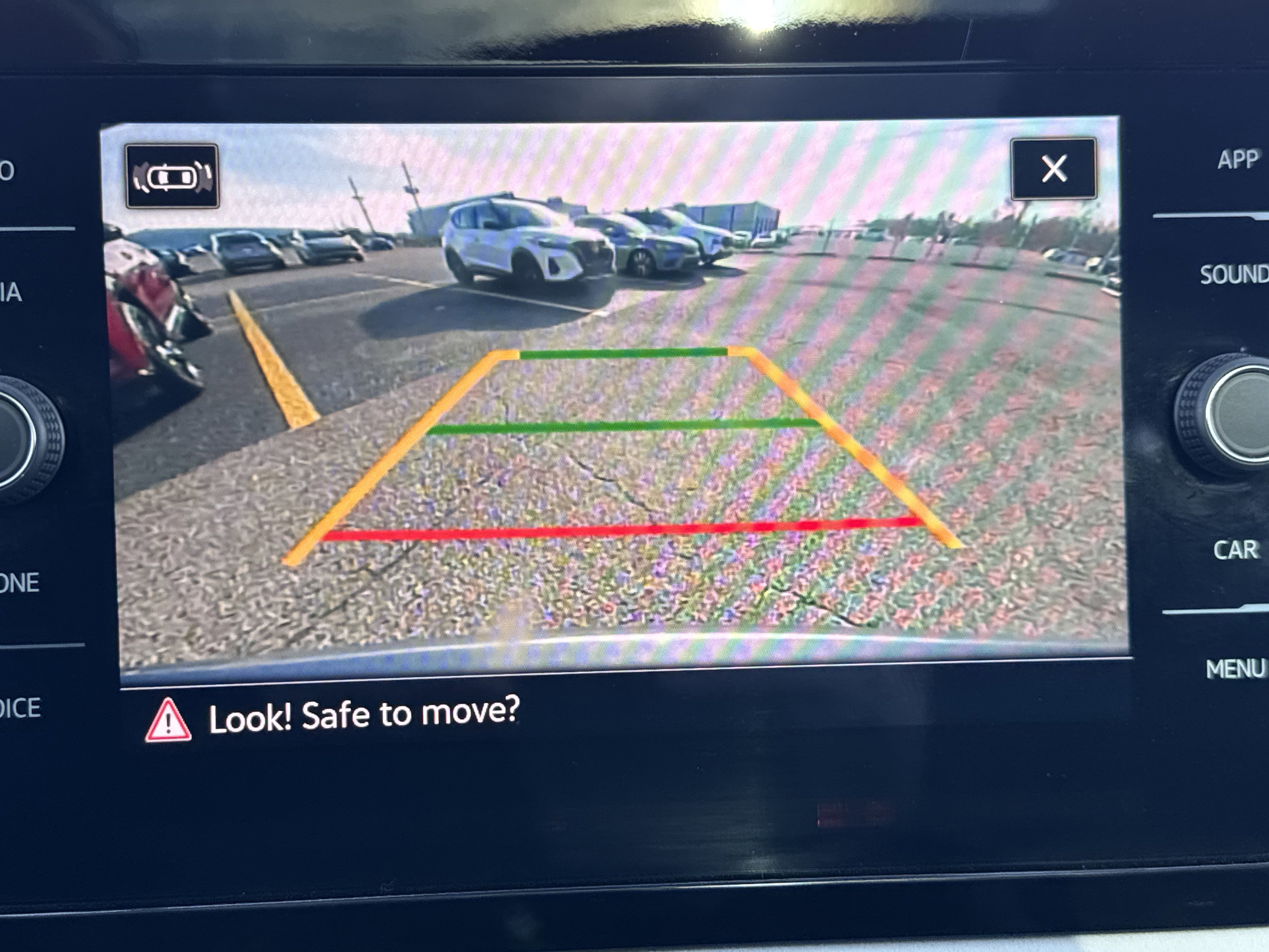 Certified 2025 Volkswagen Taos SE image 12