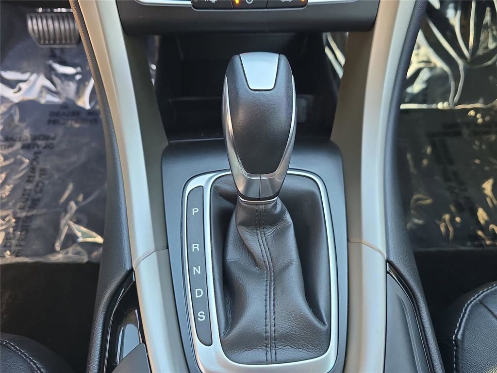 Used 2016 Ford Fusion SE w/ Equipment Group 202A FWD image 21