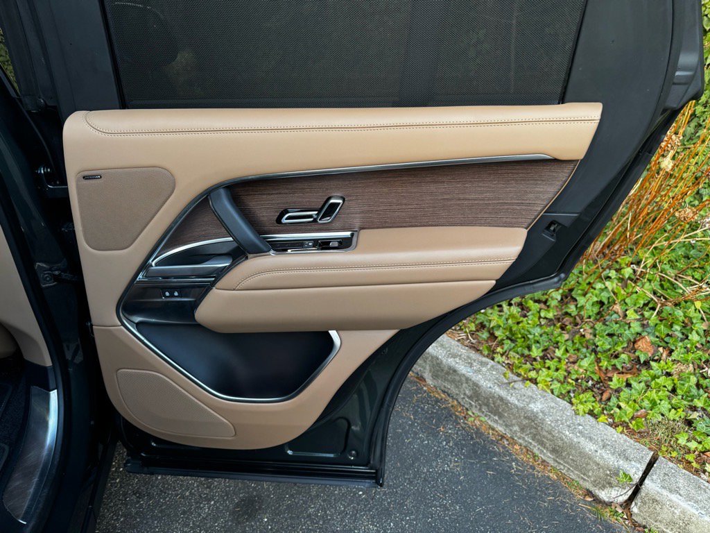 Certified 2023 Land Rover Range Rover SE image 23