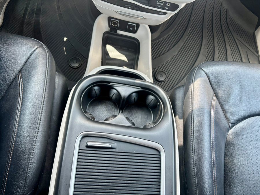 Used 2020 Chrysler Pacifica Touring-L Plus FWD image 26