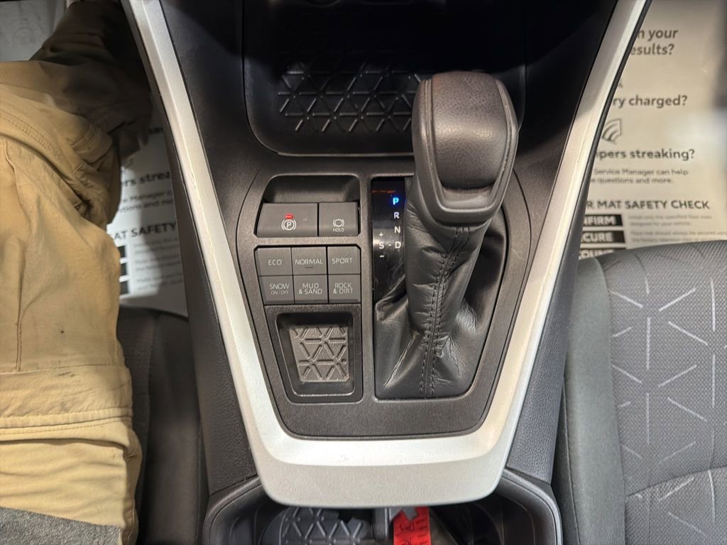 Used 2023 Toyota RAV4 XLE image 32