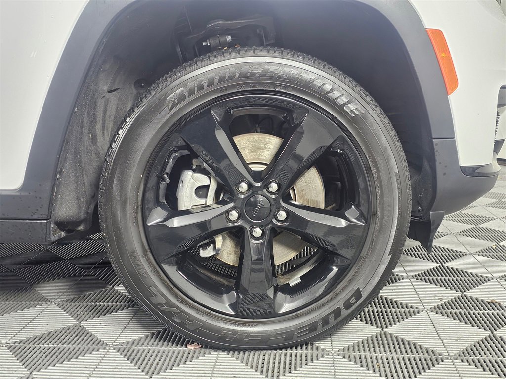 Used 2022 Jeep Grand Cherokee L Laredo image 9