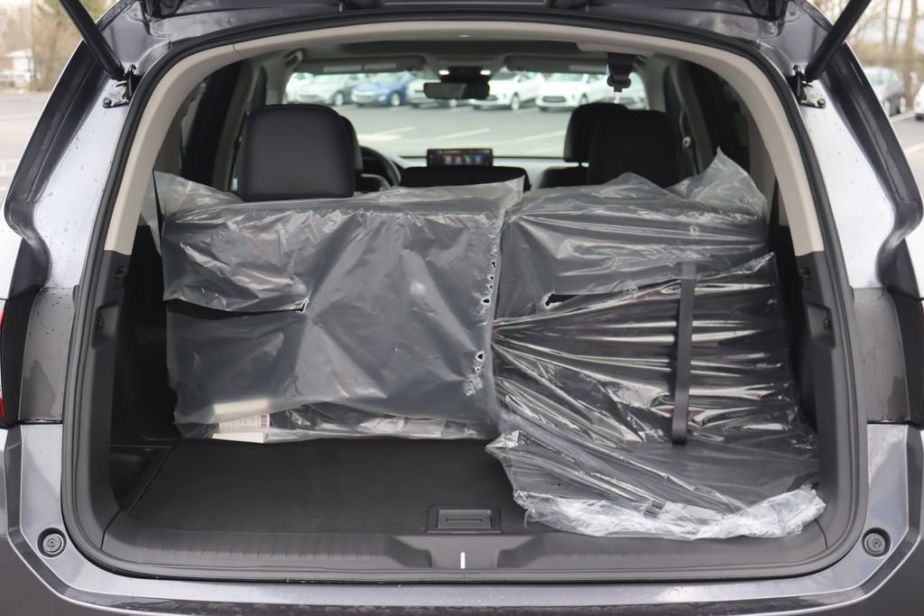 Certified 2025 Honda Pilot Touring image 14