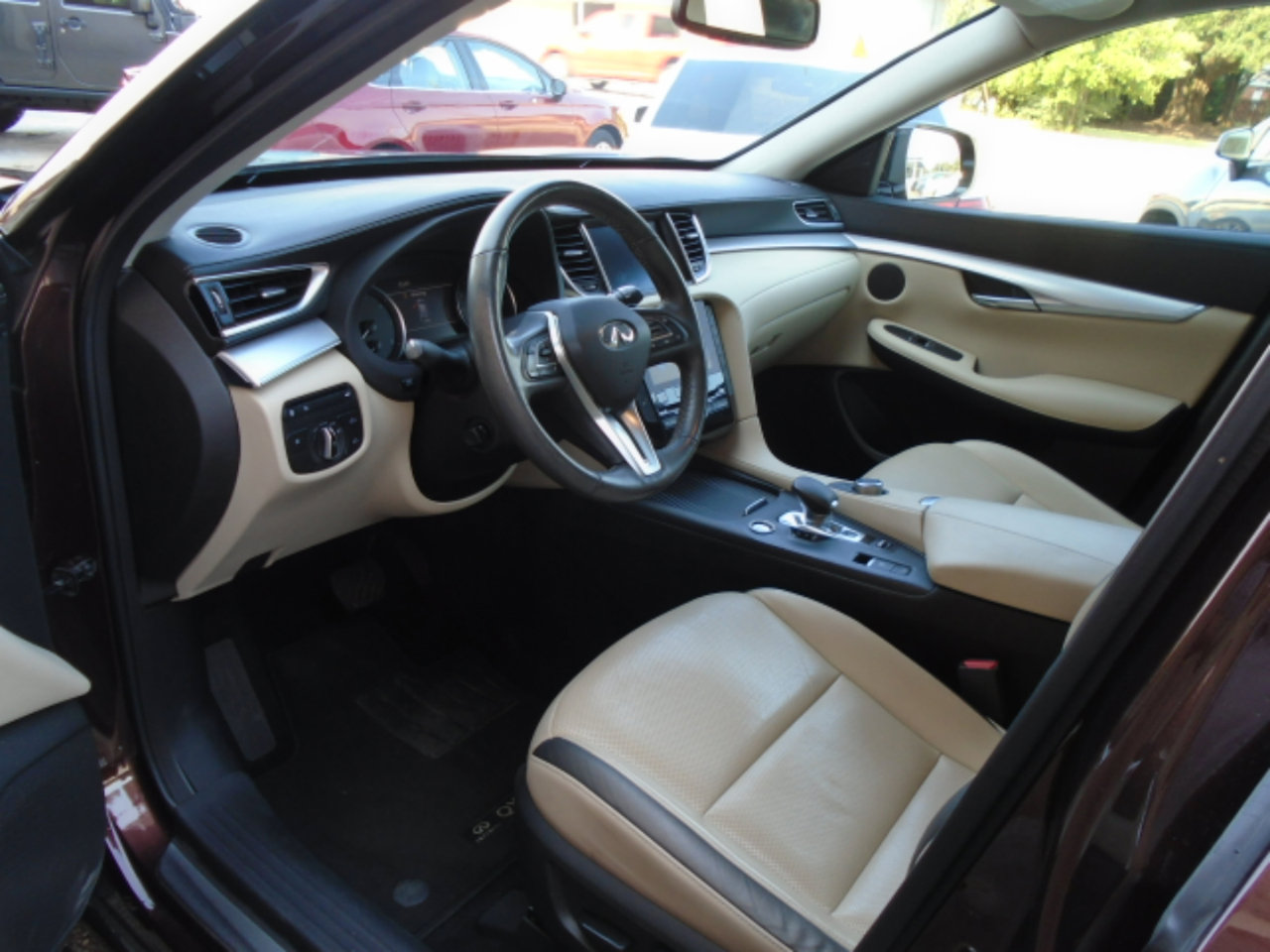 Used 2020 INFINITI QX50 Essential w/ Convenience Package image 16