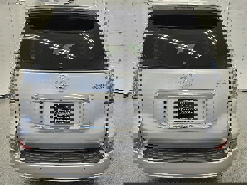 Used 2017 Lexus GX 460 image 5