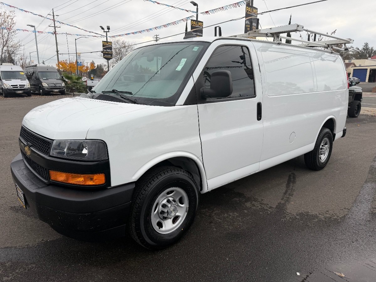 Used 2021 Chevrolet Express 2500 w/ Driver Convenience Package RWD image 5