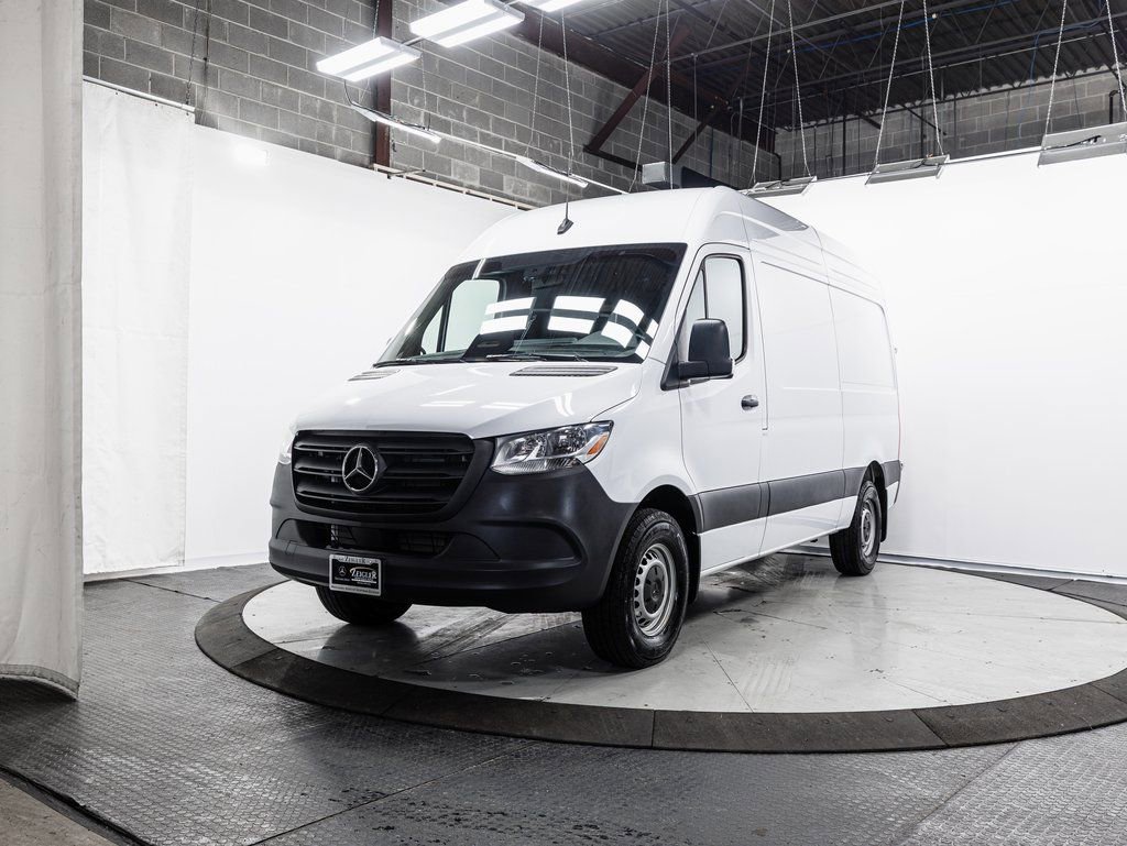 Used 2025 Mercedes-Benz Sprinter 2500 image 3
