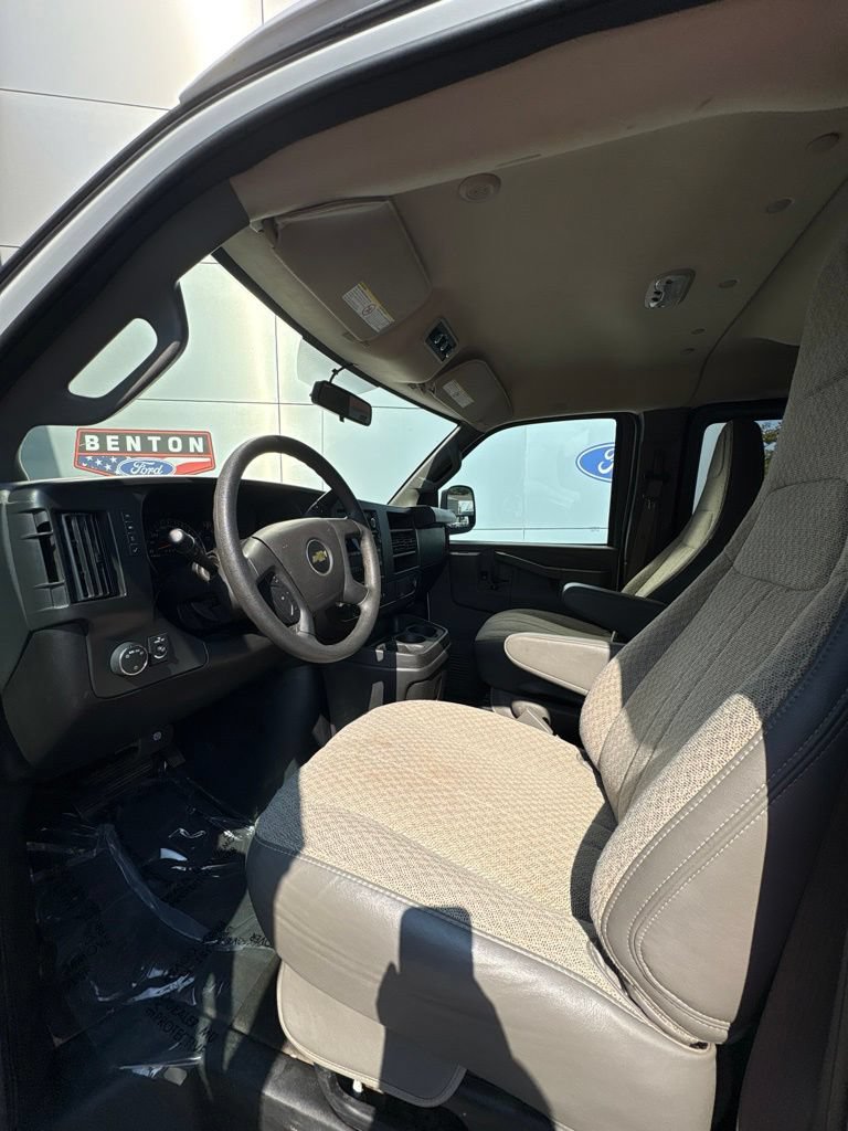 Used 2025 Chevrolet Express 3500 LS RWD image 27