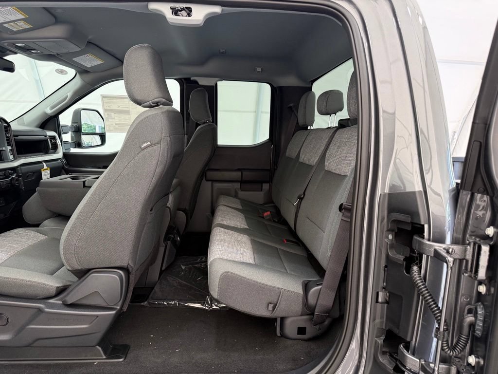 New 2026 Ford F250 XLT w/ FX4 Off-Road Package AWD/4WD image 18