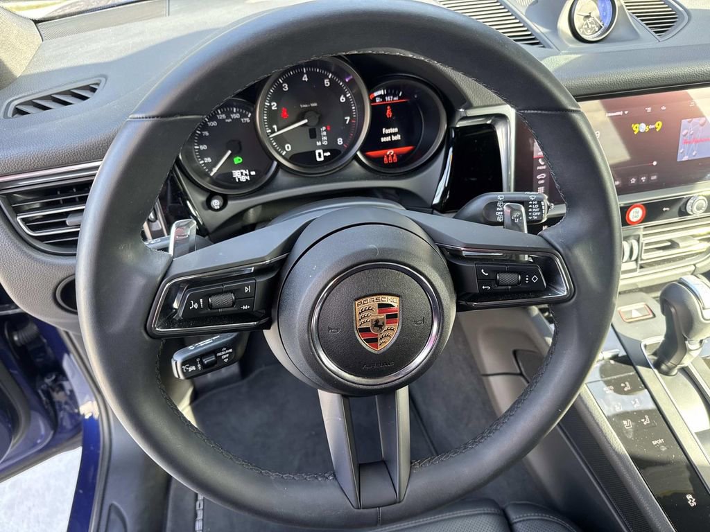 Certified 2025 Porsche Macan image 24