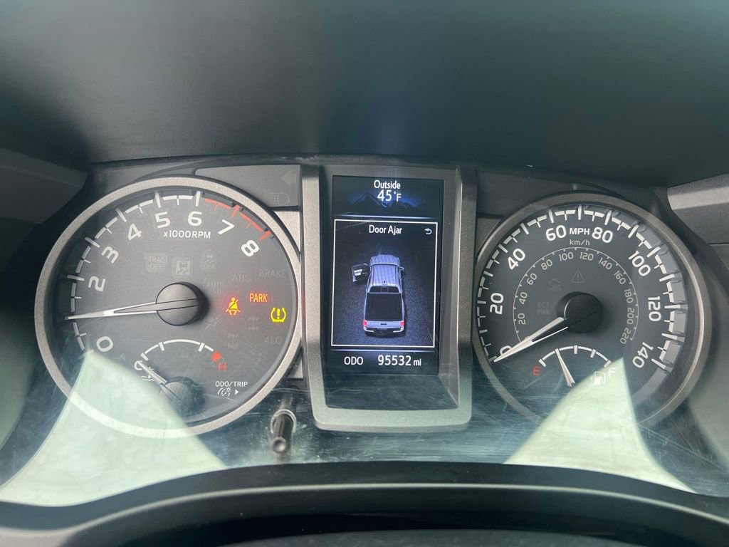 Used 2017 Toyota Tacoma TRD Sport w/ Tow Package image 18