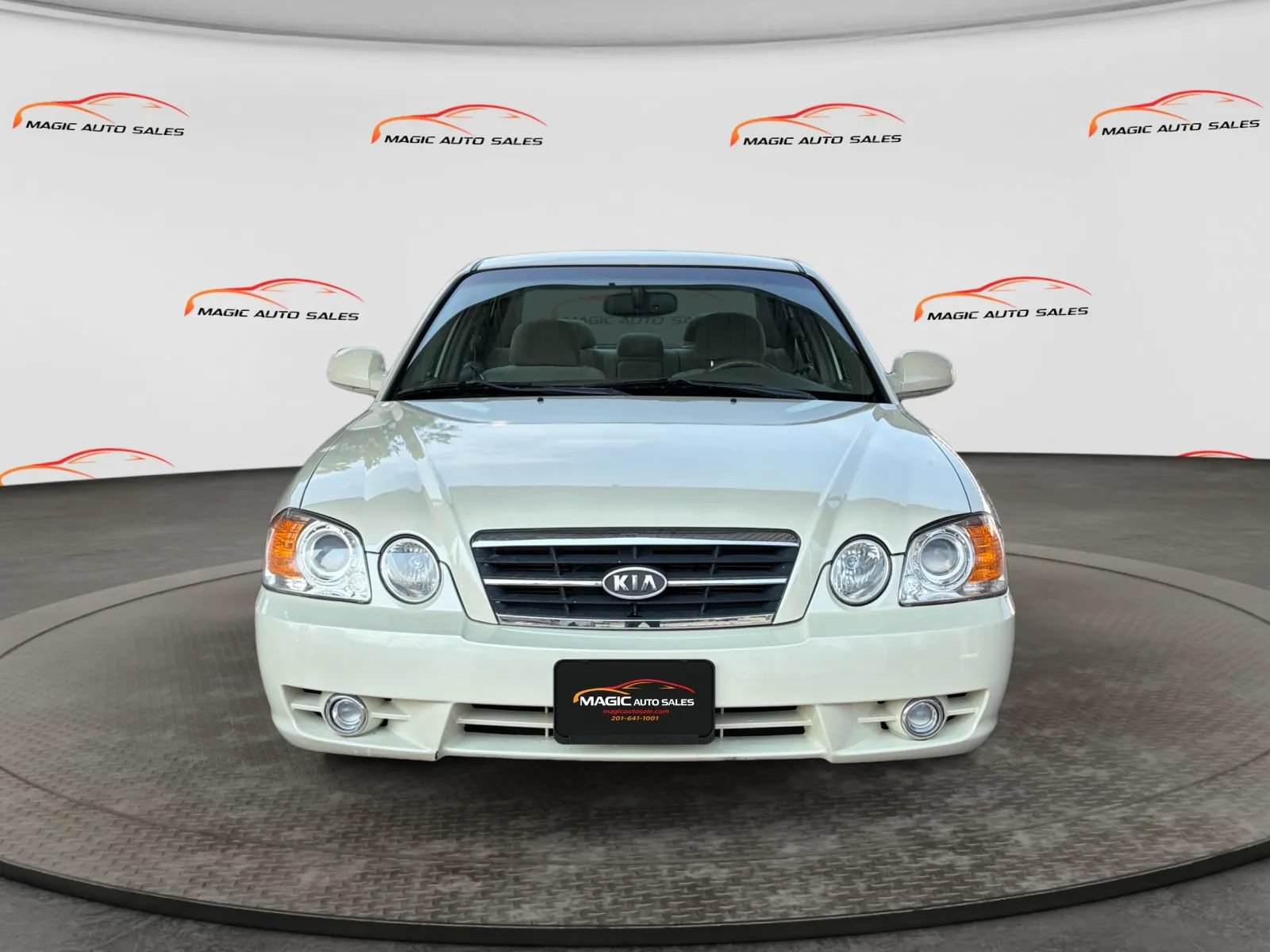 Used 2004 Kia Optima FWD image 3