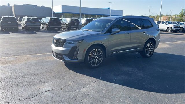 Used 2025 Cadillac XT6 Sport w/ LPO, Floor Liner Package image 4