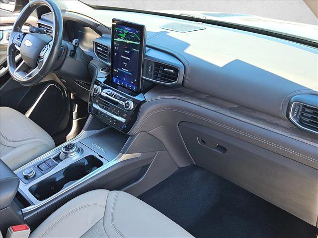 Used 2021 Ford Explorer Platinum w/ Equipment Group 601A AWD/4WD image 30