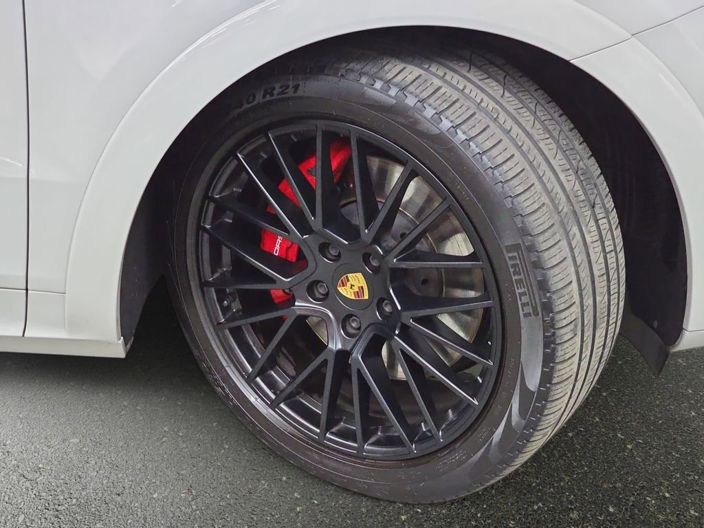 Used 2023 Porsche Cayenne GTS image 34