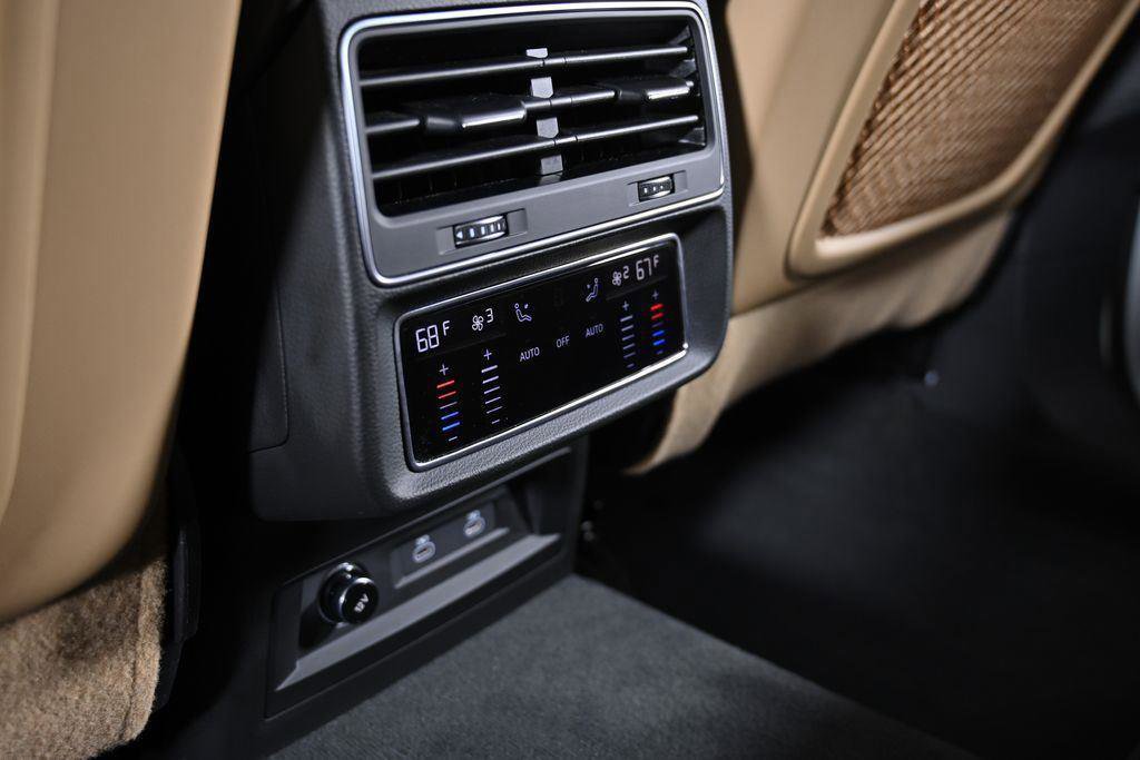 Used 2023 Audi Q8 Premium Plus image 27