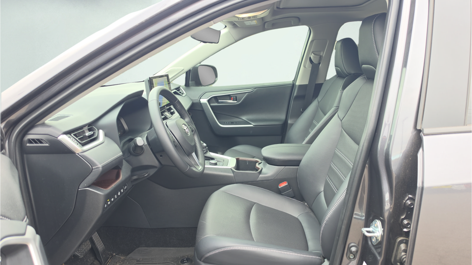 Used 2025 Toyota RAV4 Limited w/ Advanced Technology Package AWD/4WD image 15