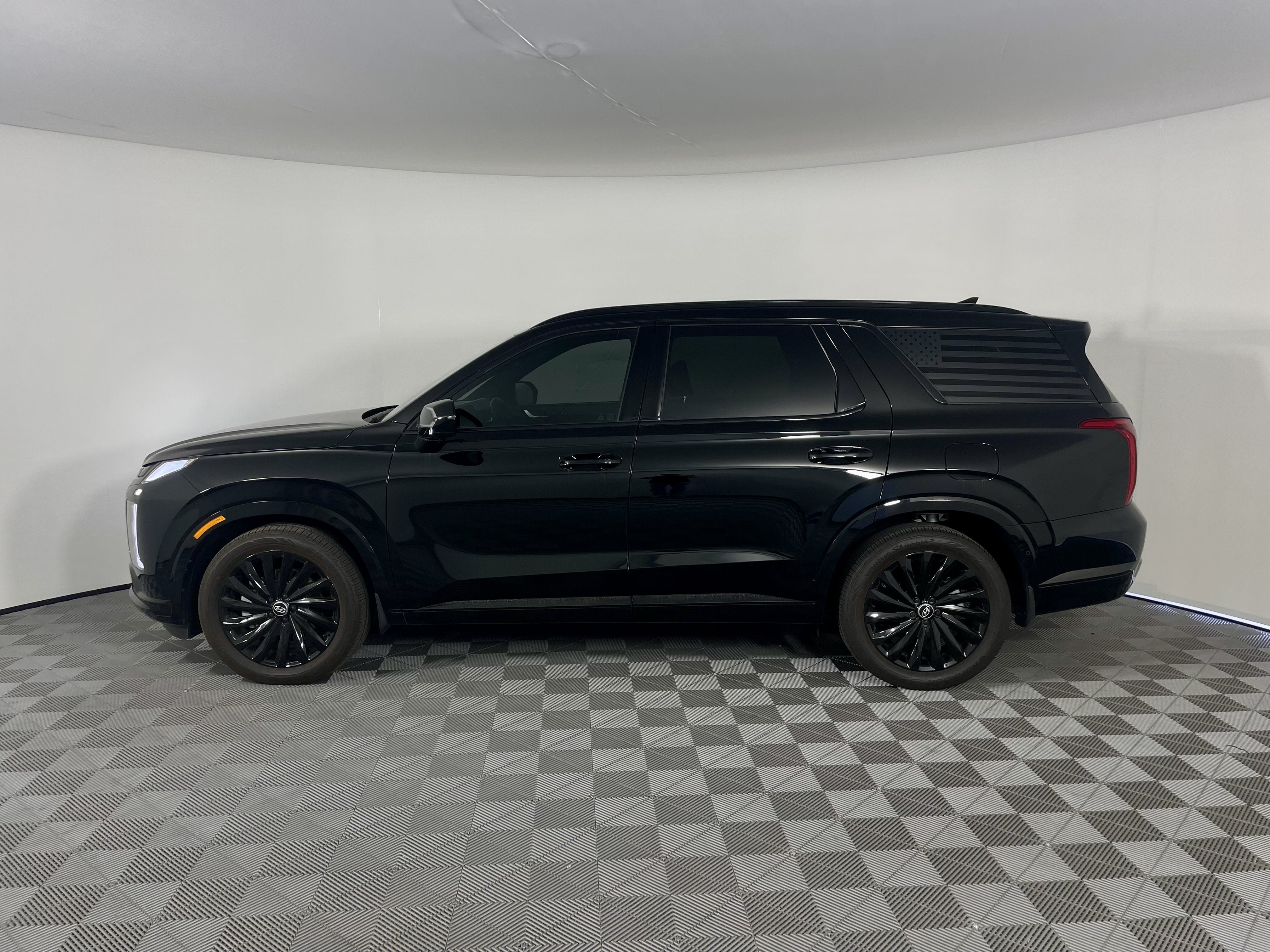 Used 2025 Hyundai Palisade Calligraphy AWD/4WD image 2