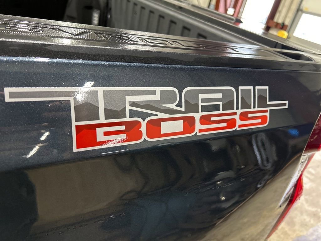 Used 2021 Chevrolet Silverado 1500 LT Trail Boss image 11