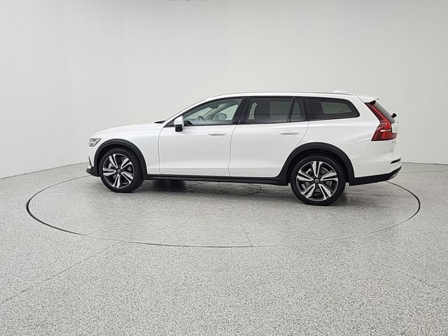 Certified 2025 Volvo V60 B5 Cross Country Plus AWD/4WD image 7