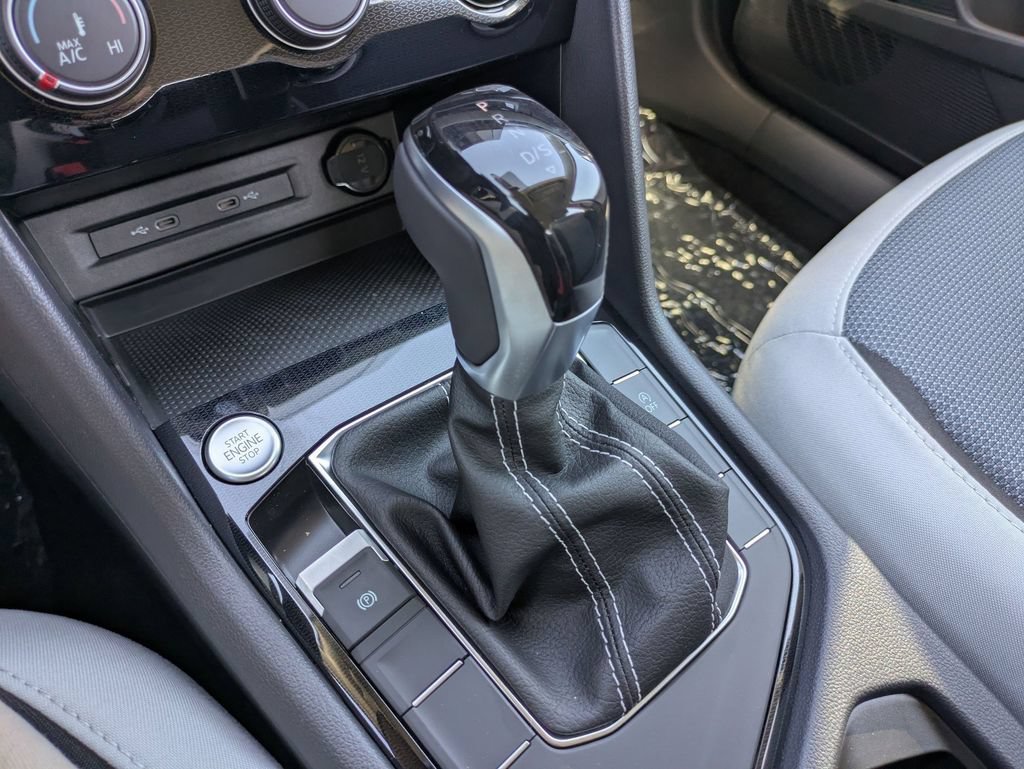 Certified 2025 Volkswagen Taos S FWD image 11