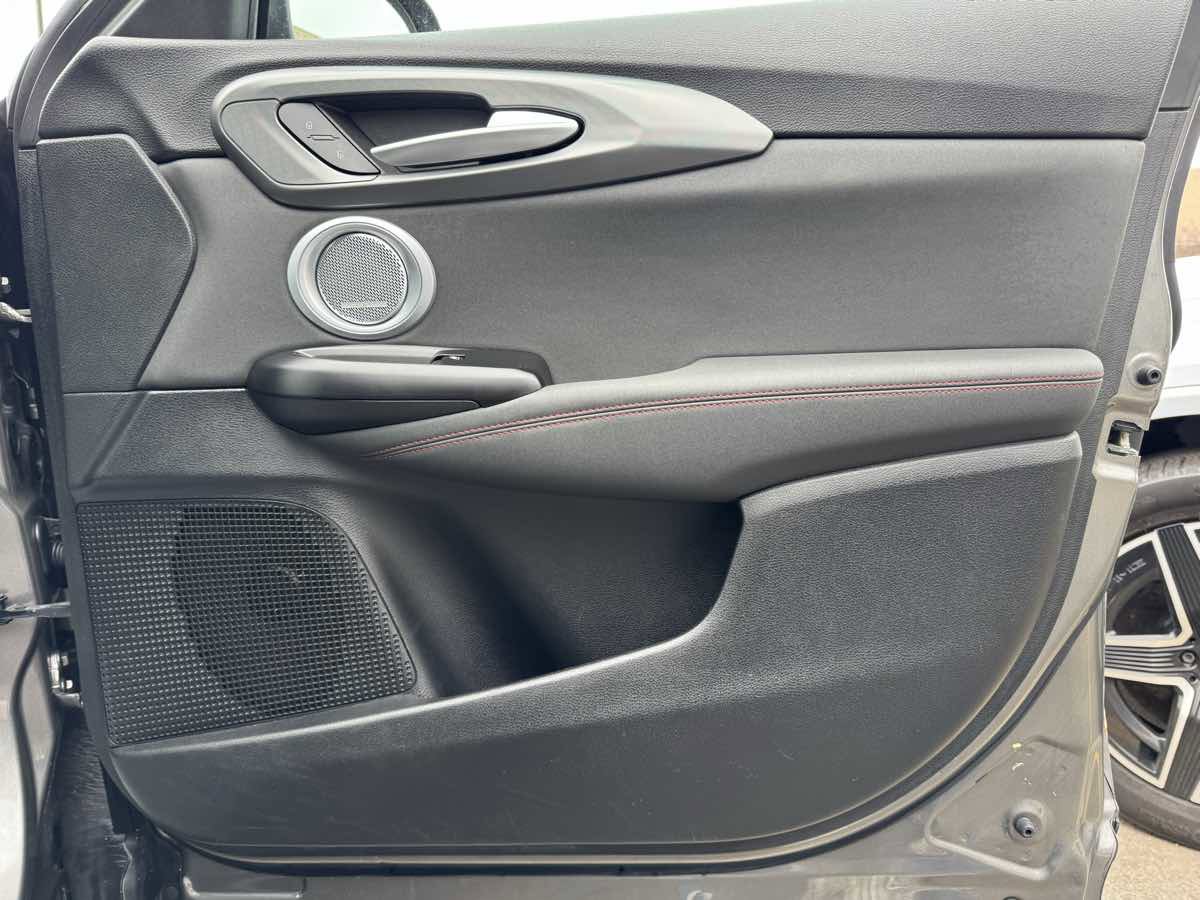 Used 2024 Dodge Hornet GT w/ GT Blacktop Package image 32