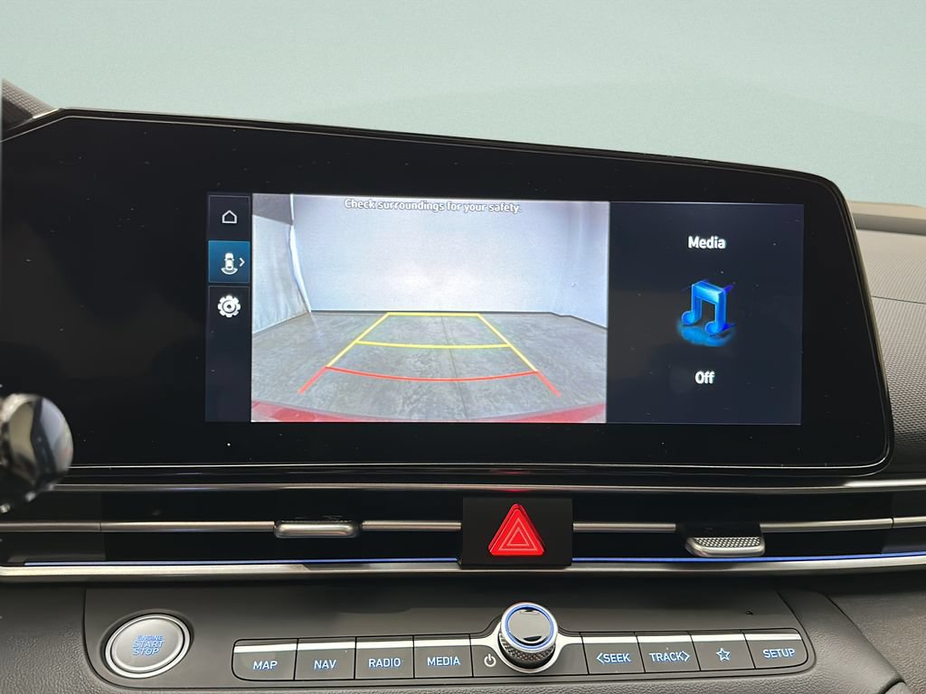 Certified 2025 Hyundai Elantra SEL FWD image 27