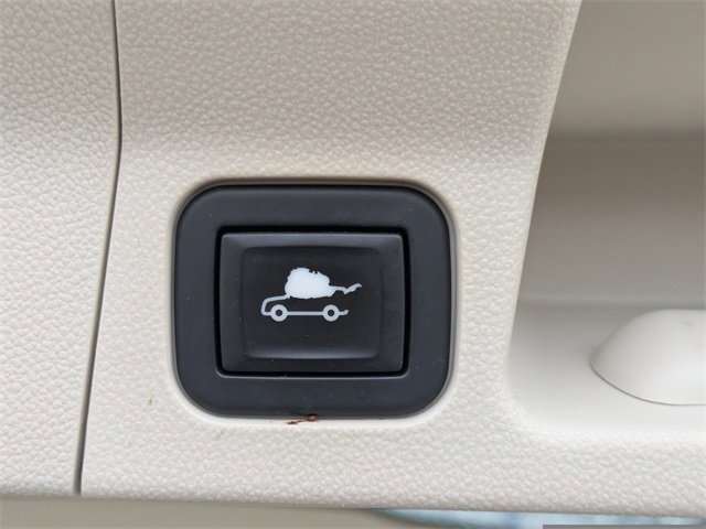 Used 2021 GMC Acadia Denali w/ Denali Technology Package image 13