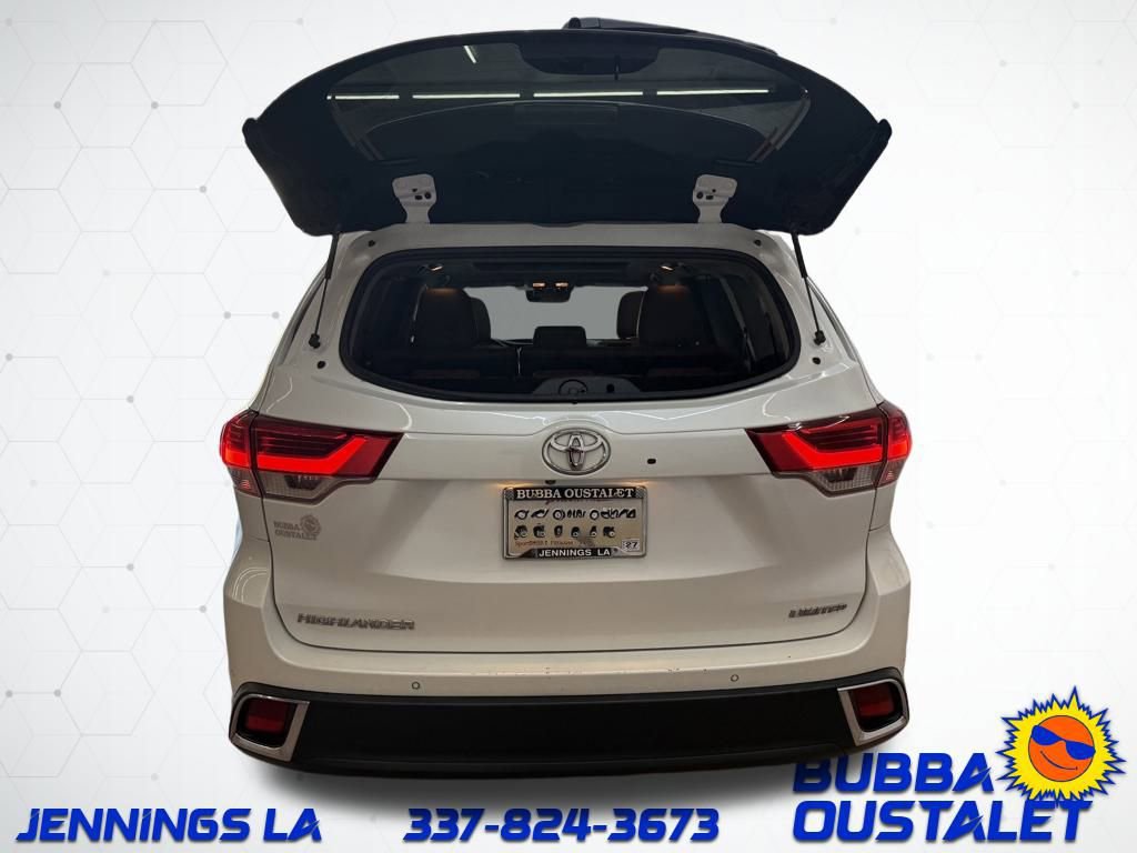 Used 2019 Toyota Highlander Limited Platinum image 4